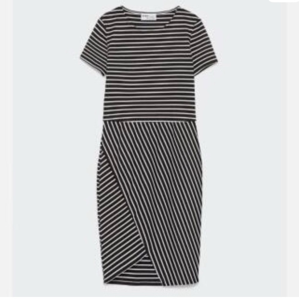 Zara Trafaluc nwot Black and White Striped bodycon assymetrical Midi Dress small